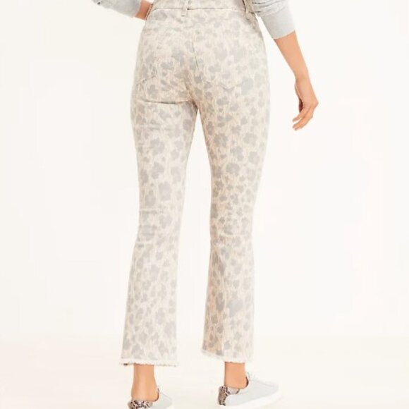 LOFT Denim - ⭐NWT⭐ < LOFT > Frayed High Rise Kick Crop Jeans